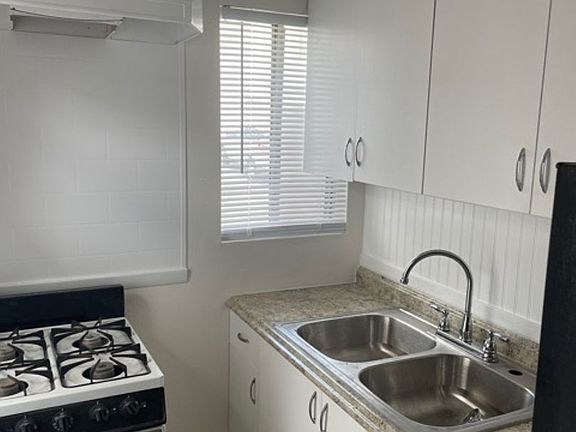 4th image of 4661-4663 Alabama St #4661-1/2