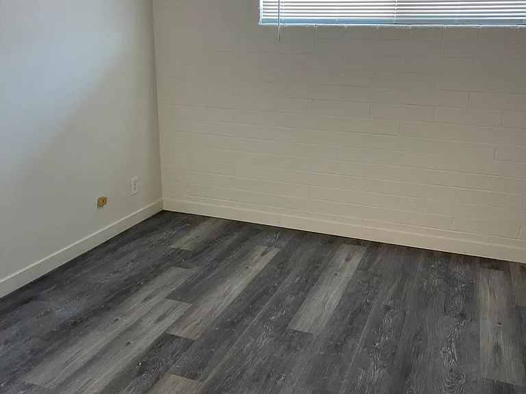 833 W 1st St #A — Photo 13