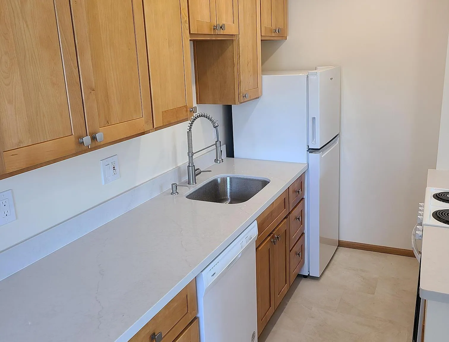 1210 E John St — Photo 3