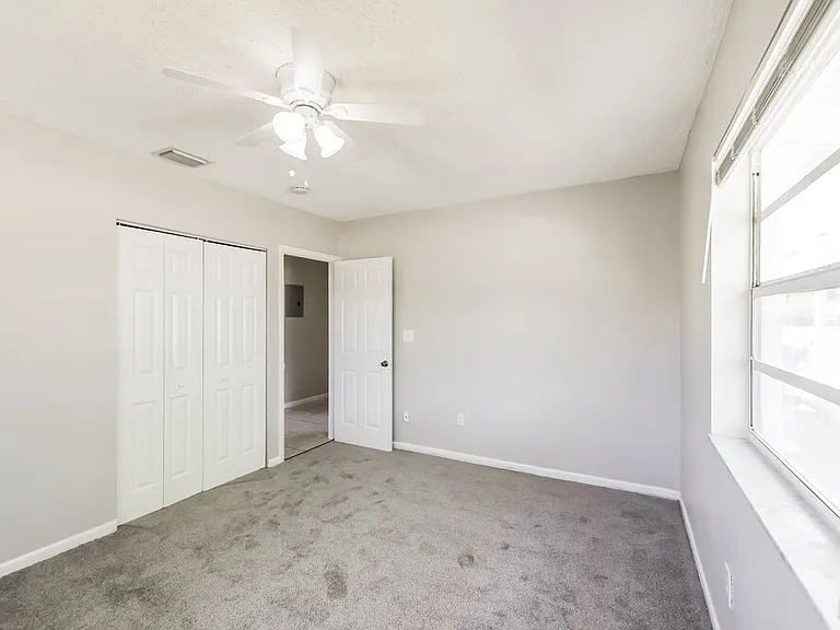 809 NW 2nd Ave — Photo 11