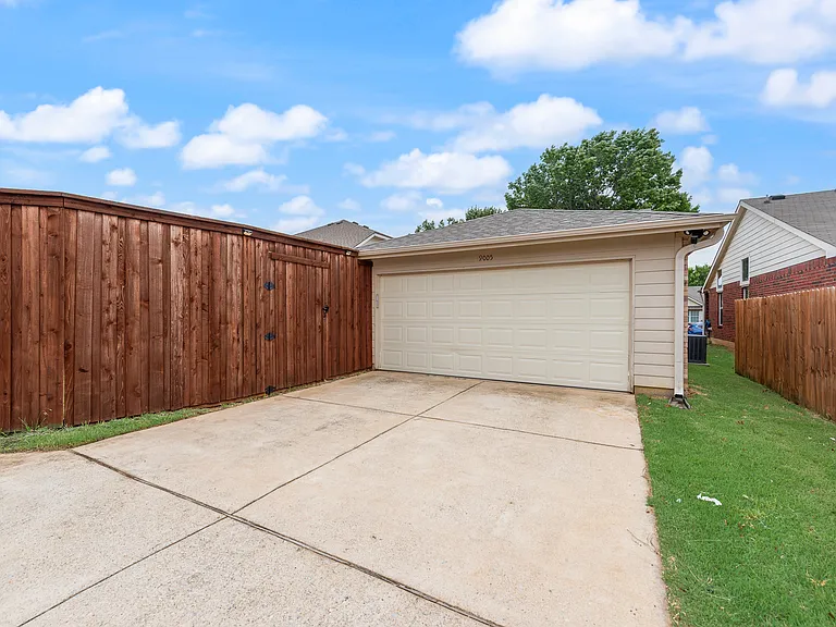 9005 Stewart St — Photo 20