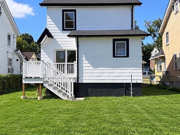 2nd image of 693 Chestnut Avenue