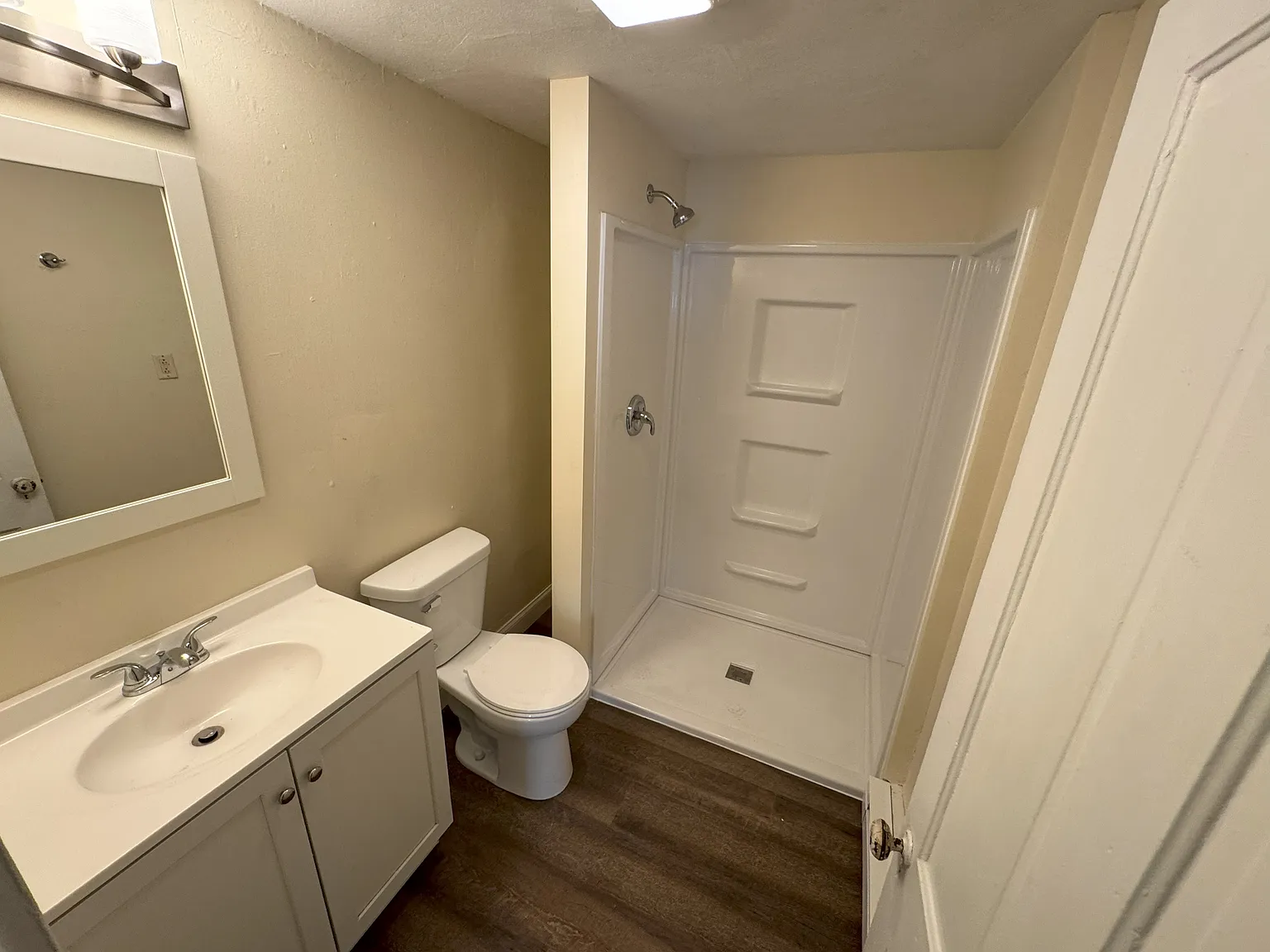 2 bed, 932 sqft, $899 — Photo 3
