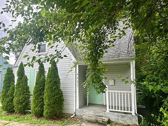 4th image of 4457 Emerald Ave