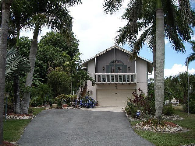KEY WEST FLAIR/FOR MYERS CONVENIENCE