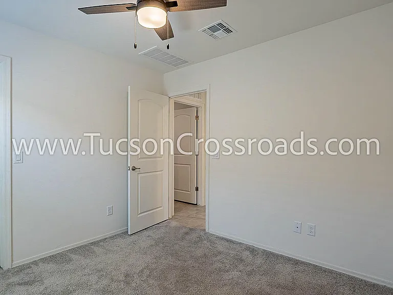 10611 Halsey Dr — Photo 23