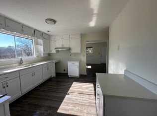 469 W Circle Dr, Rossville, GA 30741