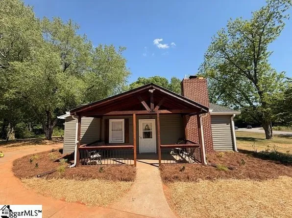 653 Enoree Rd, Travelers Rest, SC 29690