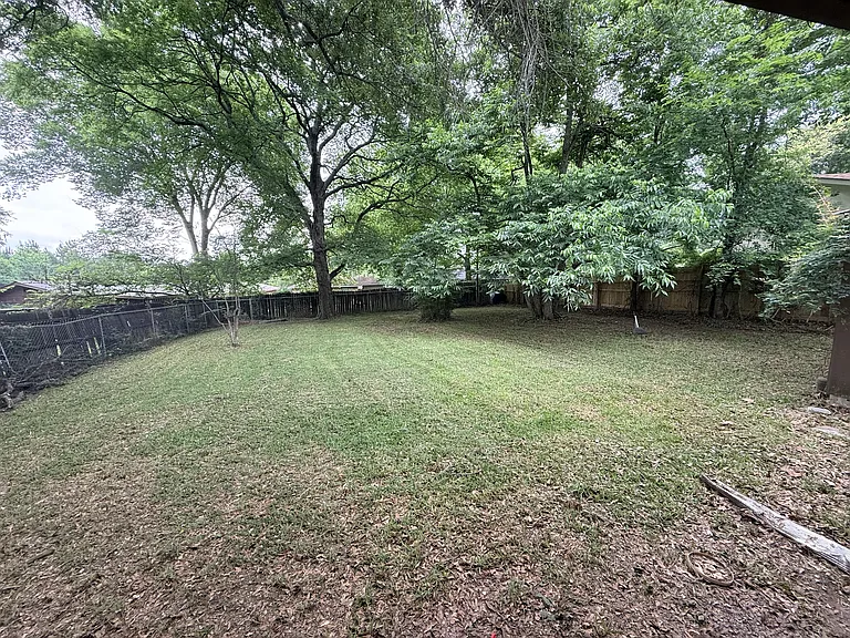 105 S Oklahoma St — Photo 3