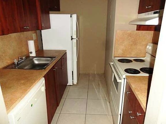 3rd image of 7421 SW 152nd Ave APT 202