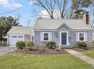 13 Roberta Dr, Barrington, RI 02806