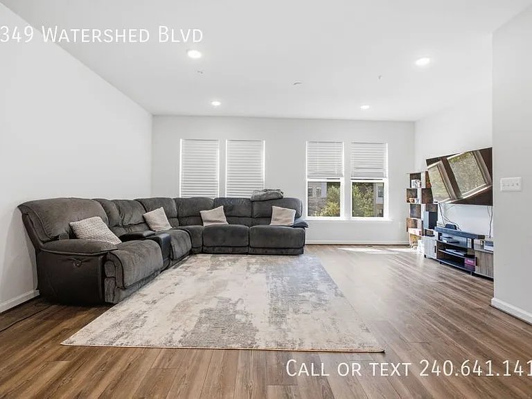 3349 Watershed Blvd — Photo 2
