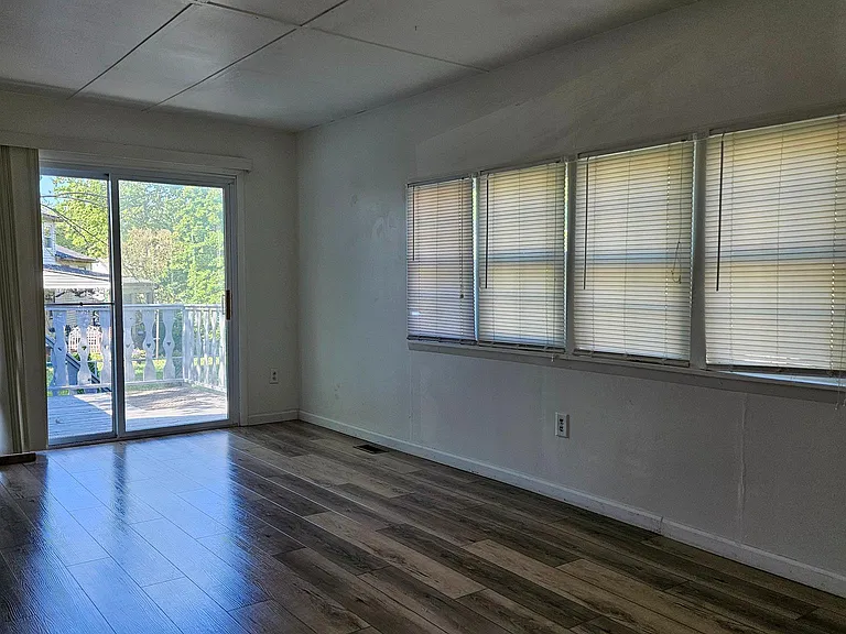 22 Plymouth Dr — Photo 13