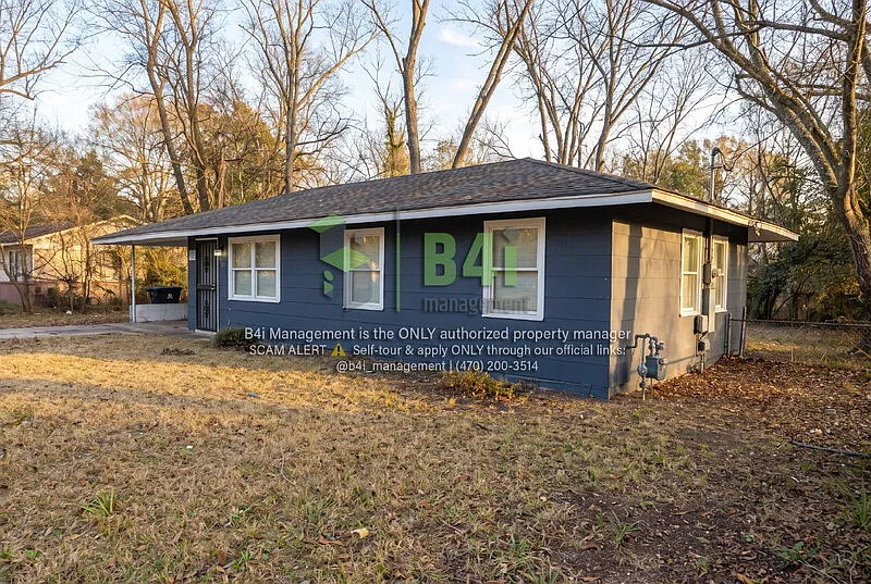 3 bed, 1.0 bath, 792 sqft, $950 — Photo 2