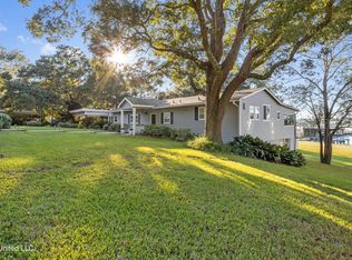 1215 Sunset Ave, Ocean Springs, MS 39564