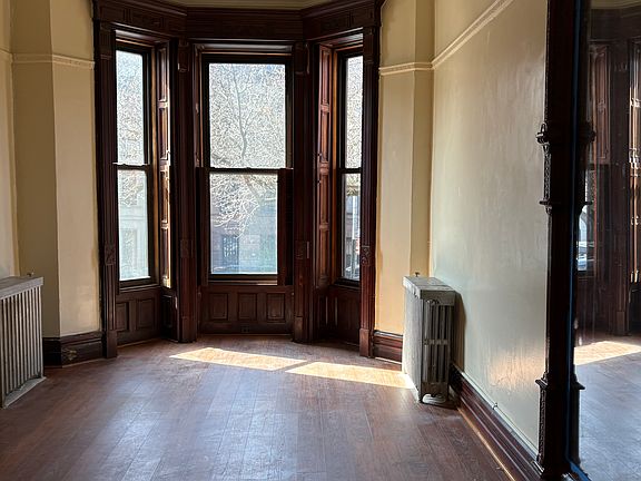 3rd image of 669 10th St APT 1