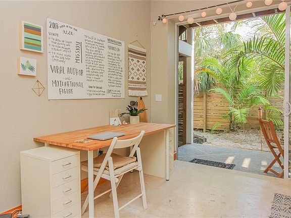 4th image of 5216 Nash Pl