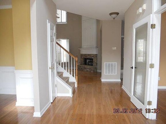 2nd image of 409 Holly Brook Ln