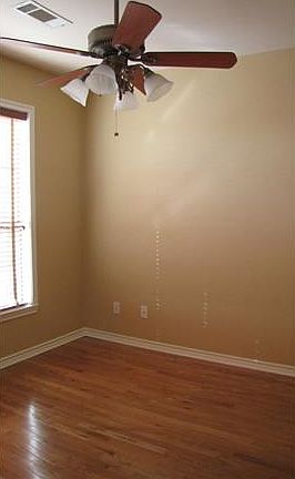 3rd image of 3835 Birkdale Dr