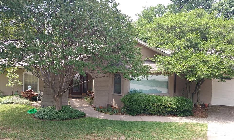 1st image of 3704 Beachview Dr
