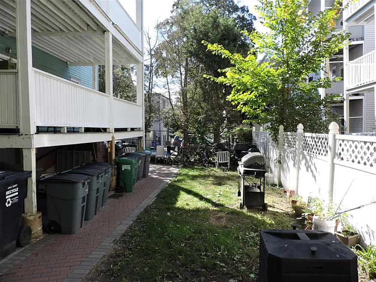 279 Pearl St #1 — Photo 11