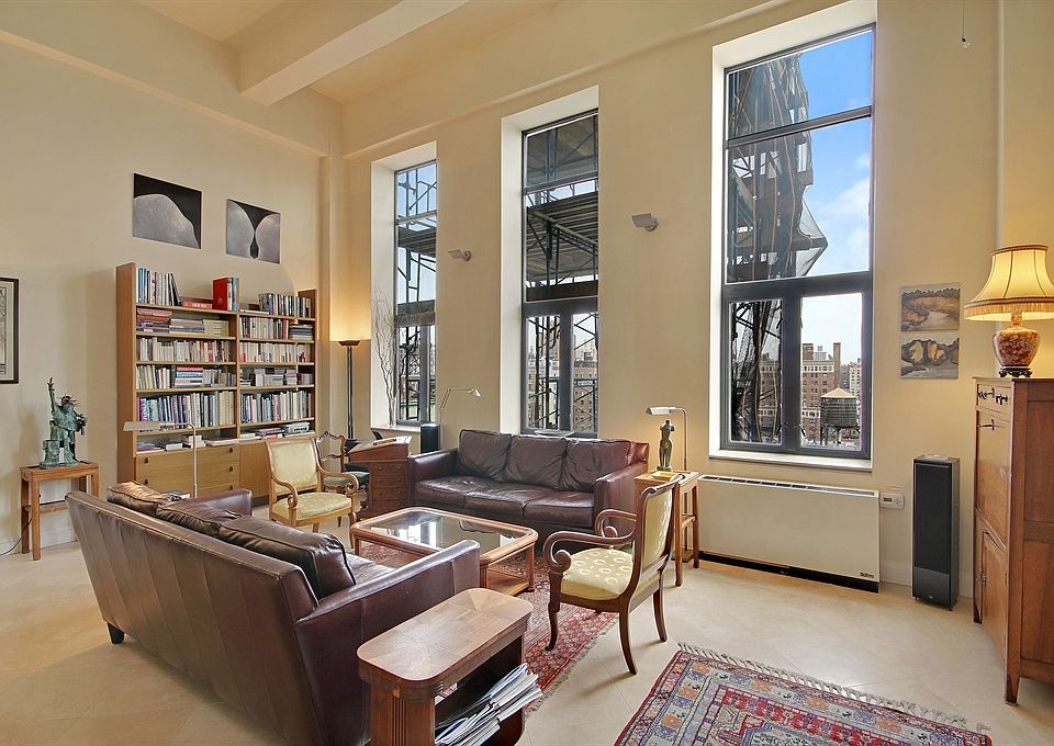 1st image of 135 W 70th St APT 10B
