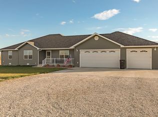 842 McIntosh Rd, Powell, WY 82435