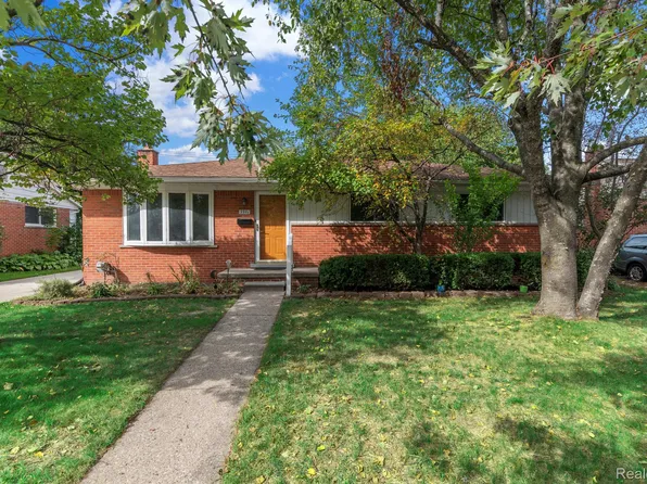 9971 Merriman Rd, Livonia, MI 48150