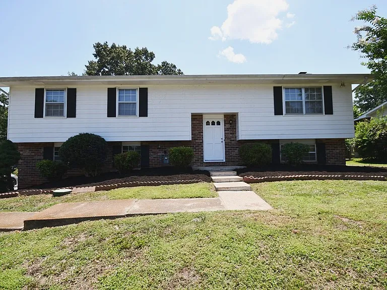 6458 Longwood Ln — Photo 1