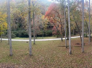 192 Nantahala Dam Dr, Aquone, NC 28781