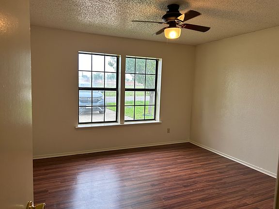5th image of 1016 Wood St