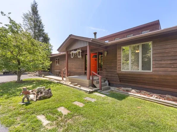 597 Chinquapin Mountain Rd, Franklin, NC 28734