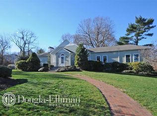 16 Cardinal Ct, Glen Cove, NY 11542
