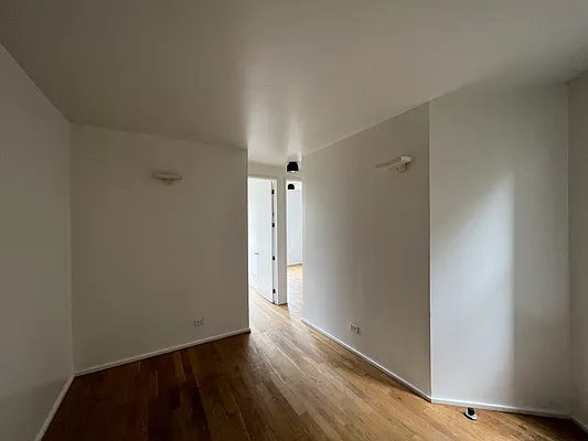 Rented by CITY SKYLINE REALTY INC | media 15