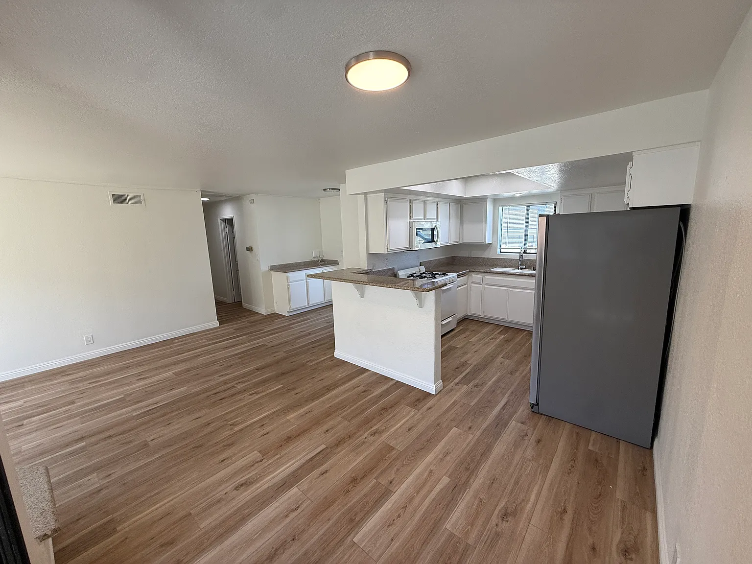138 Whiting St — Photo 3