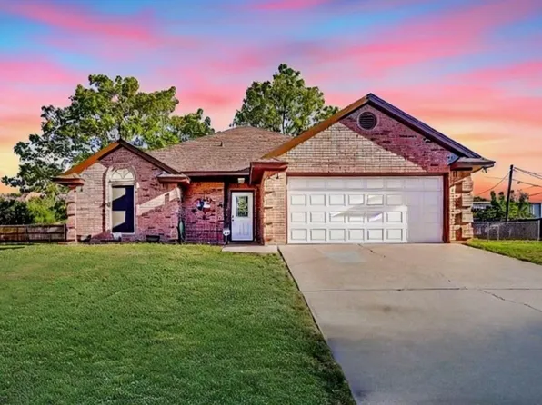 1611 Patti Pl, Weatherford, TX 76086