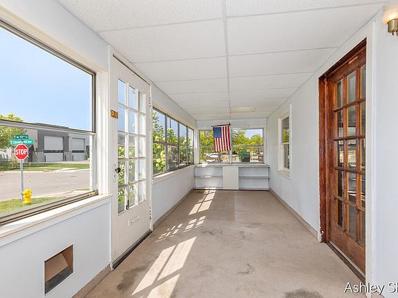 2nd image of 395 W 19th St