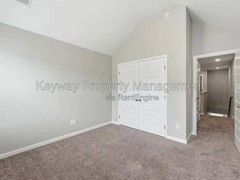 228 Linsmore Ln — Photo 12