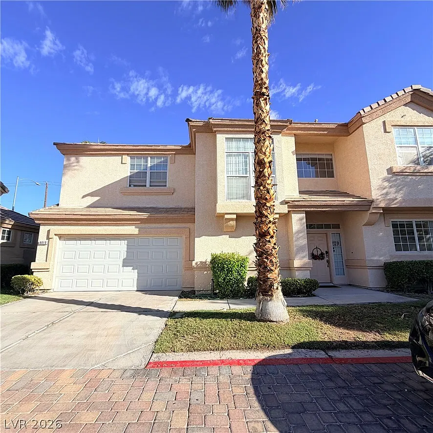 3 bed, 2.5 bath, 1619 sqft, $1,999 — Photo 1