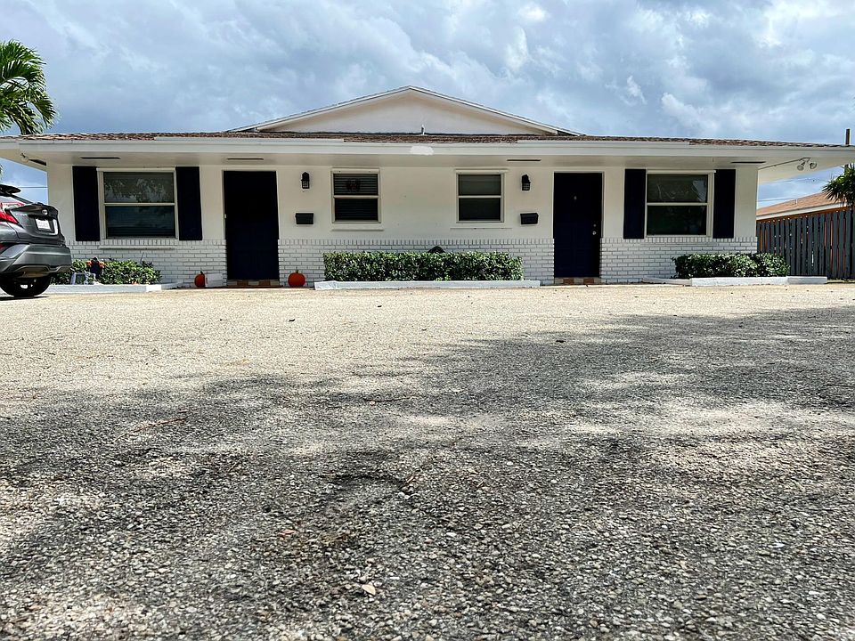 1st image of 3013 Albatross Rd APT 1