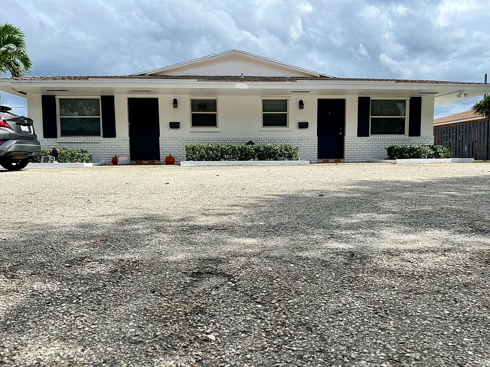 3013 Albatross Rd #1