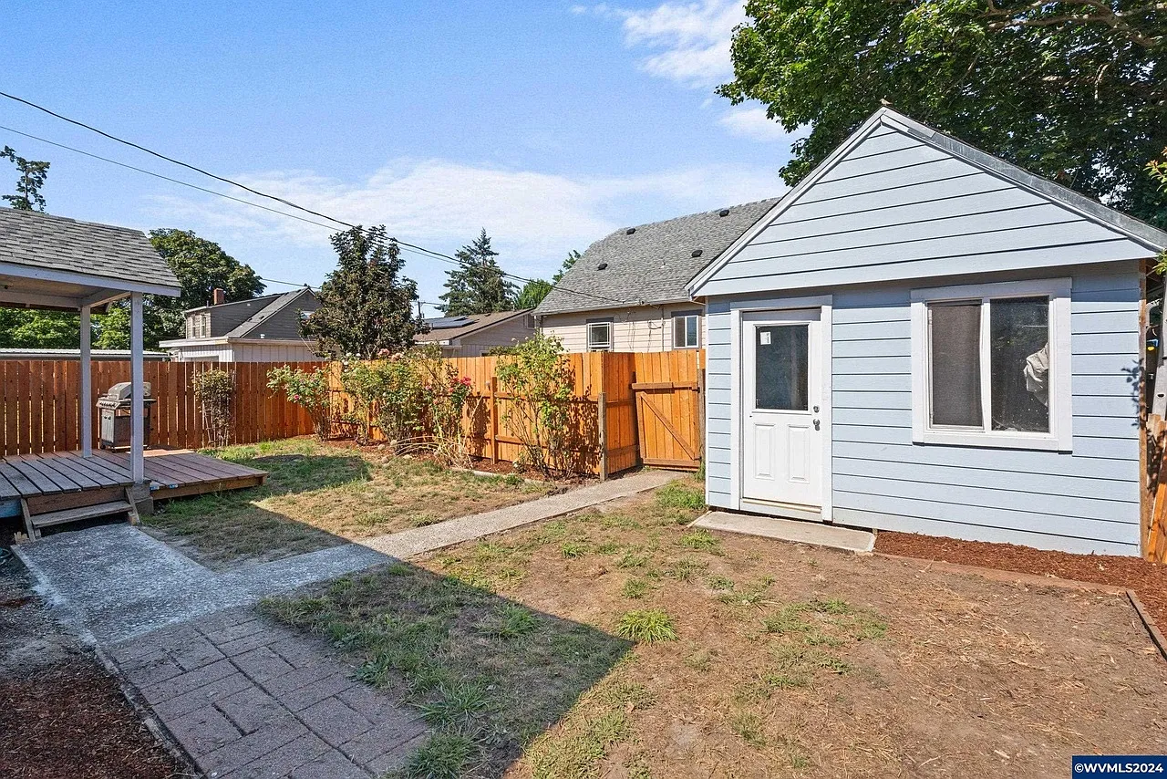 1140 13th St NE - 2 — Photo 1