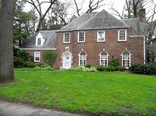 940 Gladstone Dr SE, East Grand Rapids, MI 49506