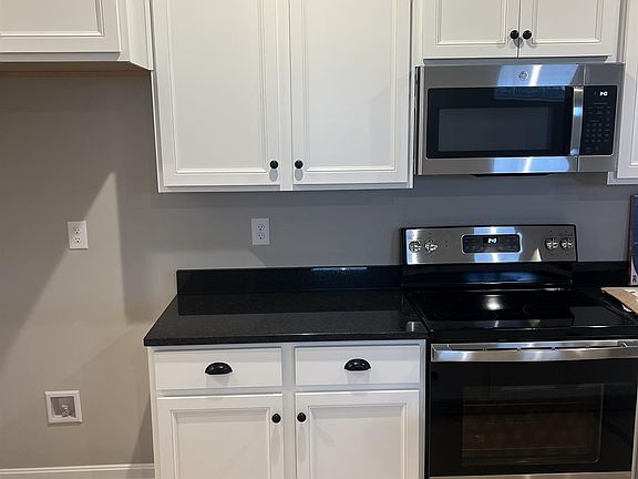 3rd image of 407 Summerlyn Farms Ct