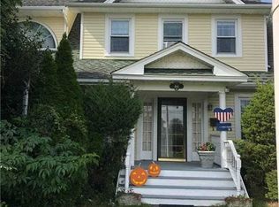 466 Gillette Ave, Bayport, NY 11705