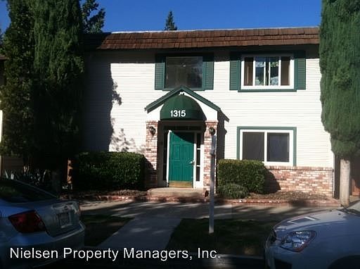 3rd image of 1315 G St APT 03