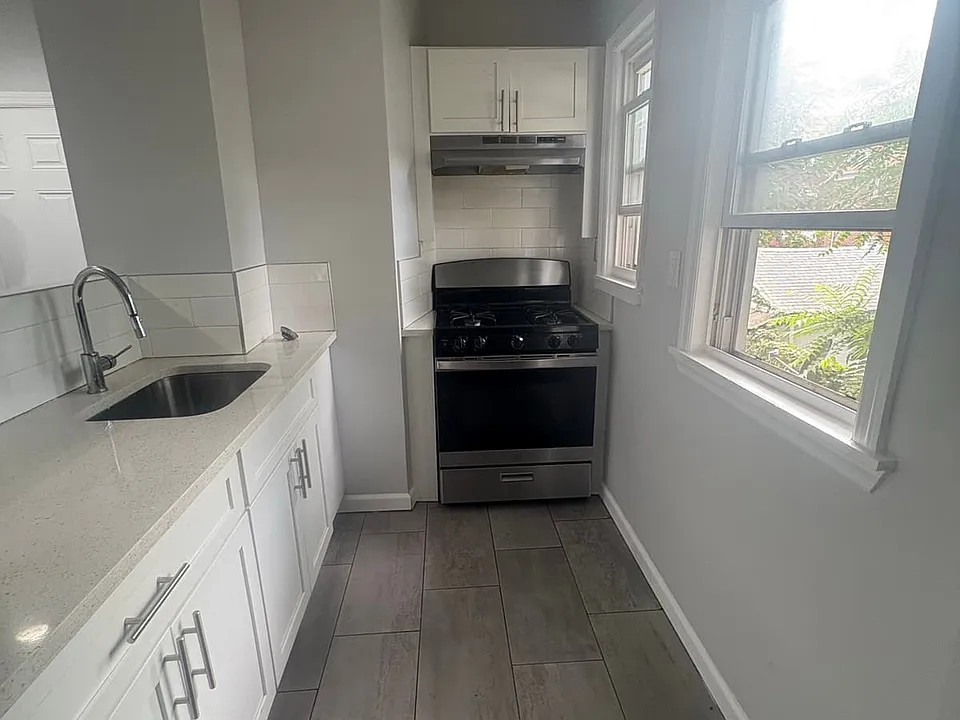 250 W 19th Ave #1B