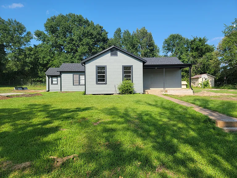 6143 Old Highway 135 N — Photo 1