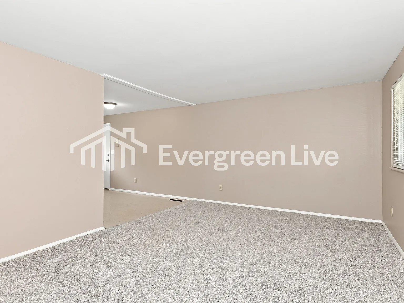3 bed, 2.0 bath, 1068 sqft, $1,395 — Photo 2