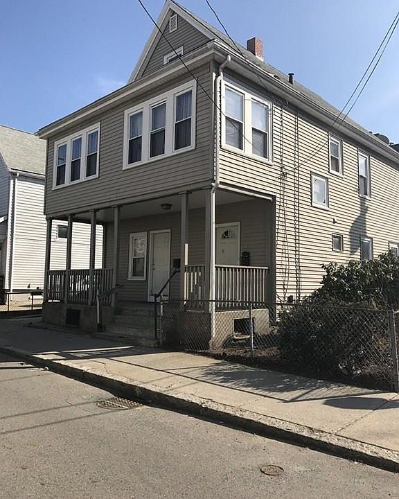 2nd image of 52 Wellington Ave